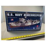 Lindberg U.S. Navy Minesweeper 1/125 Scale Static