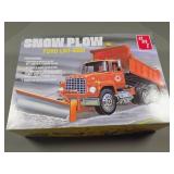 AMT Ford LNT-8000 Snow Plow 1/25 Scale Model Kit