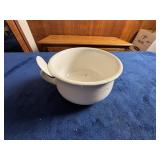 White Ceramic Chamber Pot With Handle