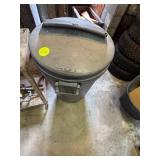 Gott Plastic Trash Can with Lid and Handle