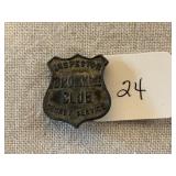 1904-1930 Buster Brown Shoes Brown Bilt Club Badge