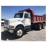 2000 IH 4900 Tandem axle dump truck,