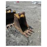 18" excavator bucket with teeth