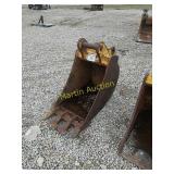 16" backhoe bucket w/ teeth +