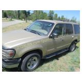 1999 Explorer, runs, high miles, needs cleaning