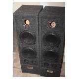 Pair of Paragon Speakers, Untested Pair of Paragon Speakers, Untested