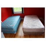 2 Single Beds, no Bed Frames 2 Single Beds, no Bed Frames