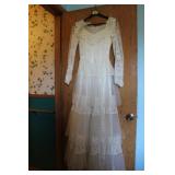 Vintage Weddding Dress with Headpiece Size Small Vintage Weddding Dress with Headpiece Size Small