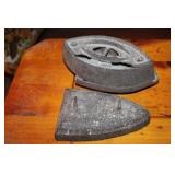 2 Partial Sad Irons/ Trivet 2 Partial Sad Irons/ Trivet