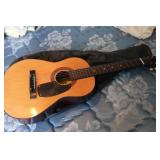 Winston Small Size Guitar & Case Winston Small Size Guitar & Case