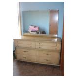 6 Drawer Dresser & Mirror 54x18x63H 6 Drawer Dresser & Mirror 54x18x63H
