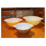 3 Pyrex Bowls #26,23 & 16 3 Pyrex Bowls #26,23 & 16