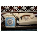2 Rotary Dial Phones 2 Rotary Dial Phones