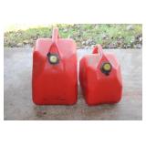 2 Gas Cans 20L & 10L 2 Gas Cans 20L & 10L
