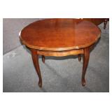 Lovely Side Table 28 x 20 x 21H