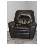 Rocker Recliner - Works well - Manual control