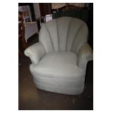 Swivel Chair, slight wear on arms Swivel Chair, slight wear on arms