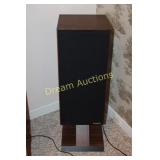 Pair of Paradign Speakers on Stands 1000W