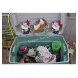 Tote with Garden Ornaments incl Gnomes