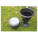 2 Flower Pots