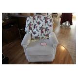 Swivel Rocker Recliner, Shows little wear