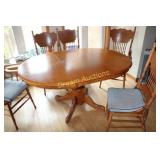 Wooden Table & 6 Chairs, 2 are Captain Chairs Wooden Table & 6 Chairs, 2 are Captain Chairs