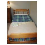 Single Bed & Bedding Single Bed & Bedding