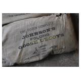 Johnsons Folding - Fiber Board Goose Decoys+Stakes Johnsons Folding - Fiber Board Goose Decoys+Stakes