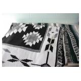 2 Lovely Throw`s