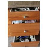 Contents of 3 Drawers incl Utensils