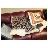 Cushions & Pillows