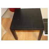 Small Table 21.5x21.5x13H