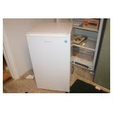 Hamilton Beach 3.3QFT Mini Fridge /Reversible Door