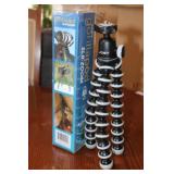Joby - Gorillapod,  Tri- Pod