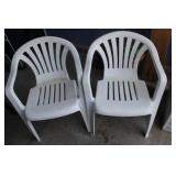 2 Plastic Patio Chairs