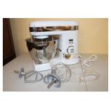 Cuisinart 800W, 5L Stand Mixer, appears like new