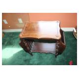Vintage End Table 19x15x23.5H