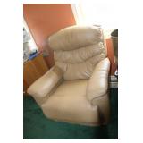 Recliner, location upstairs