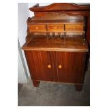 Wooden Secretariat 30.5 x 16 x 39H