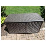 Suncast XL 134 Gallon Deck Box