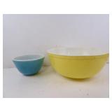 Lot of 2 Vintage Pyrex Primary Color Mixing Bowls