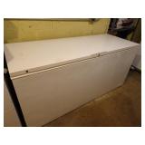 73" x 28" x 35" HUGE Chest Freezer