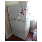 GE Refridgerator Freezer 32'x31'x66'- Works