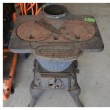 Cast iron pot belly stove