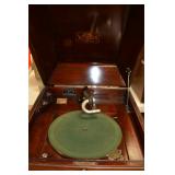 Victor crank Victrola