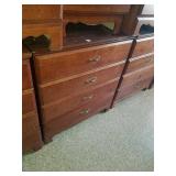 4 drawer wood dresser. Approx size 2ft 10in x 3ft