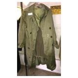 Green army trench coat size small