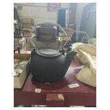 Large modern cast iron tea/coffee pot