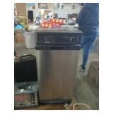 Kenmore trash compactor with bags