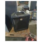 Plastic storage container